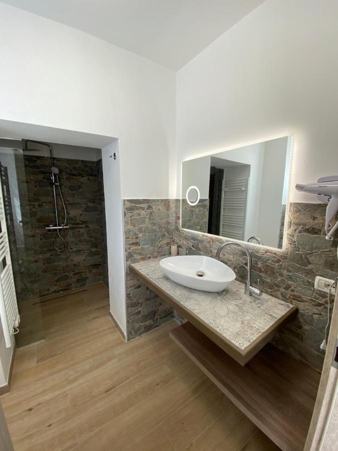 Around Lago Maggiore Apartments Reno Di Leggiuno Kültér fotó